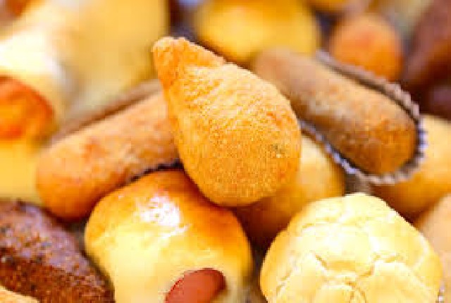 Qualidade em doces e salgados 11 26362733